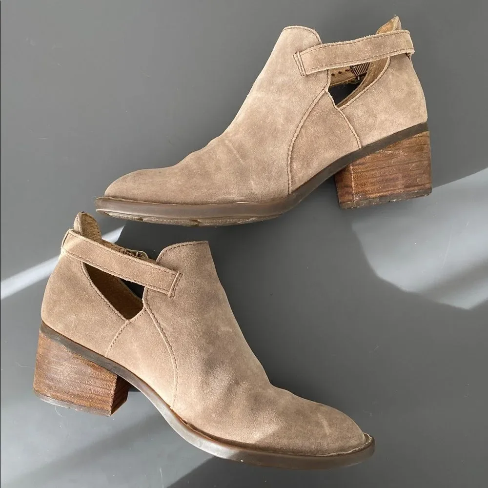 Born Women’s Tan Suede Buckle Heeled Boots Bootie Sz 8 Boho Chic Western Cottage